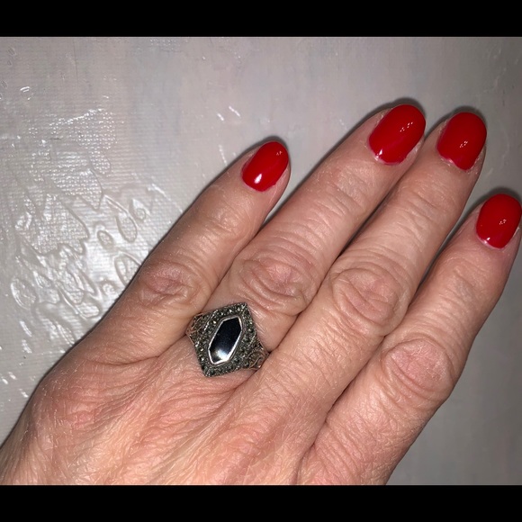 Vintage Sterling Silver Marcasite and Onyx Ring. - Picture 1 of 5